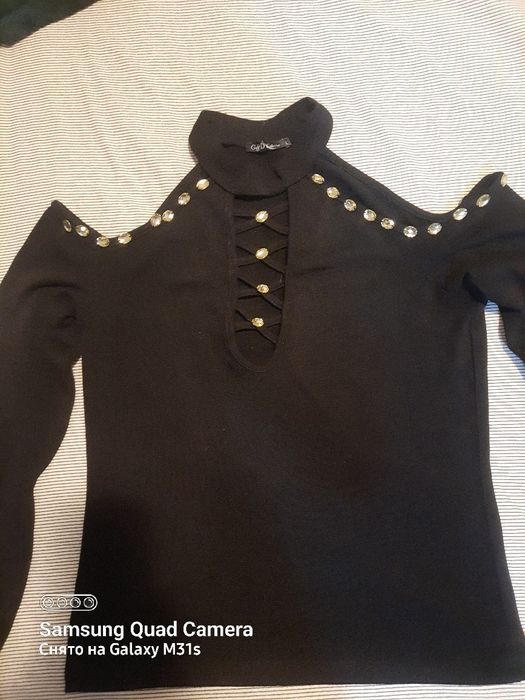 Sprzedam bluzkę damską.