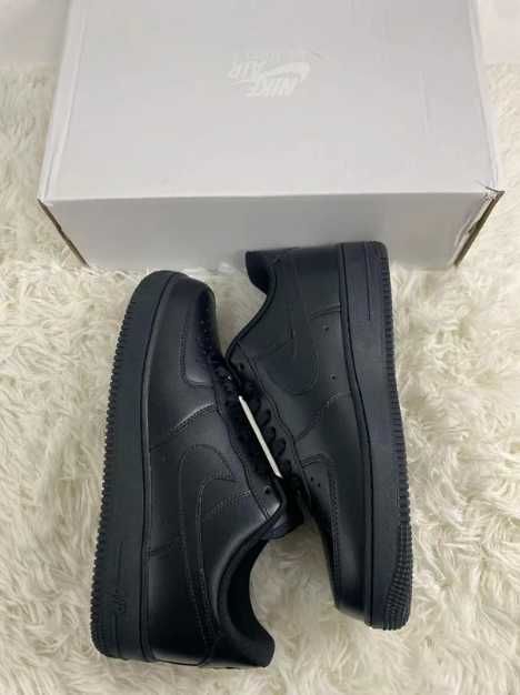 Nike Air Force 1 Low '07 Black R.37.5