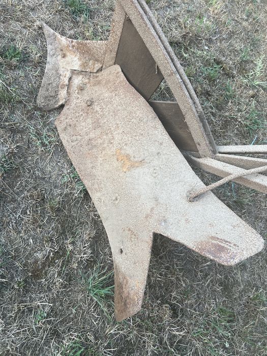 Arado Antigo em Ferro
