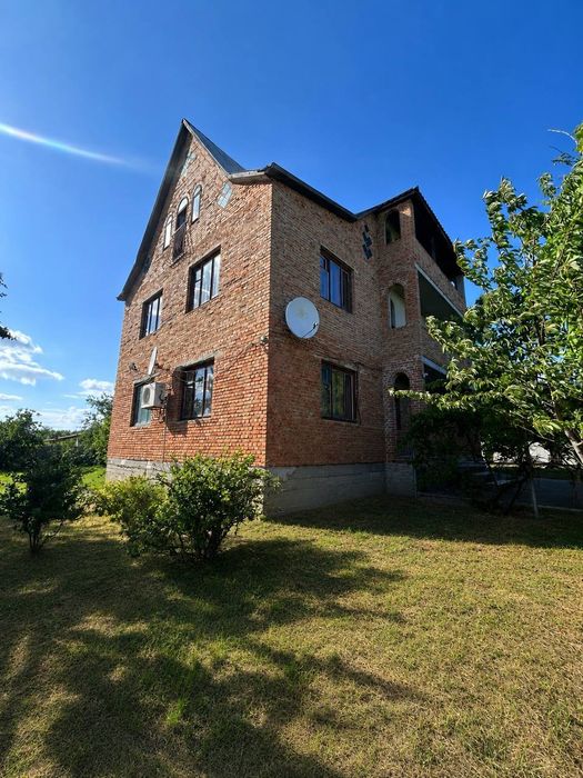 Продаж будинку м Тараща