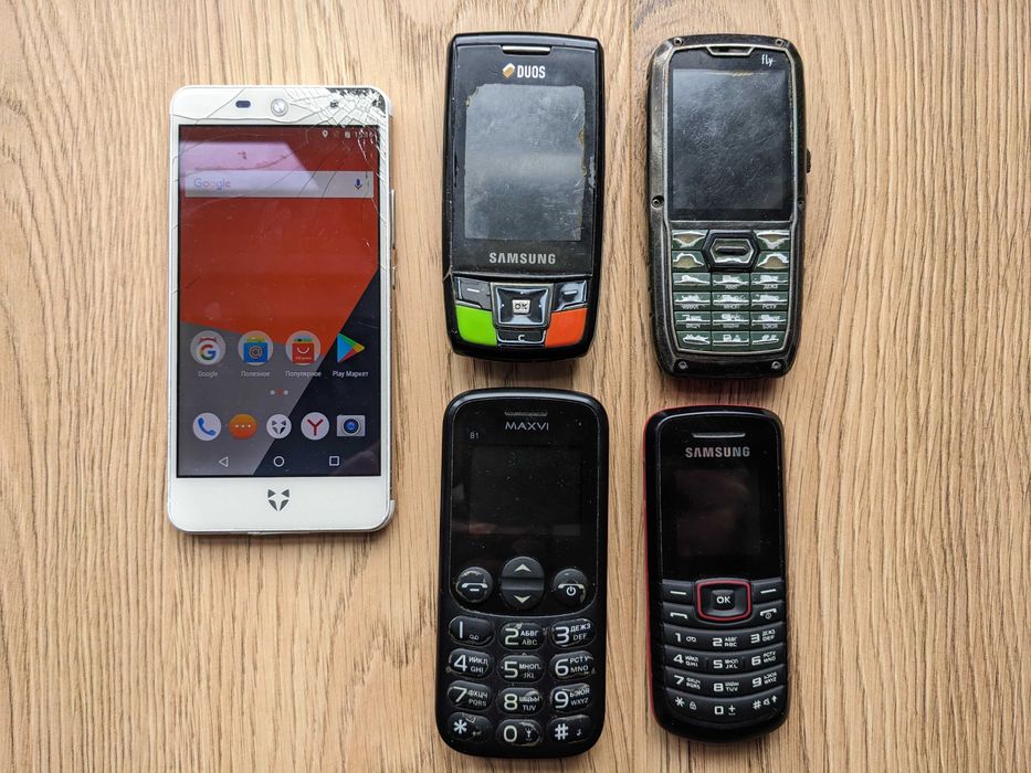 Мобільний телефон Fly OD1 в неробочому стані, на запчастини