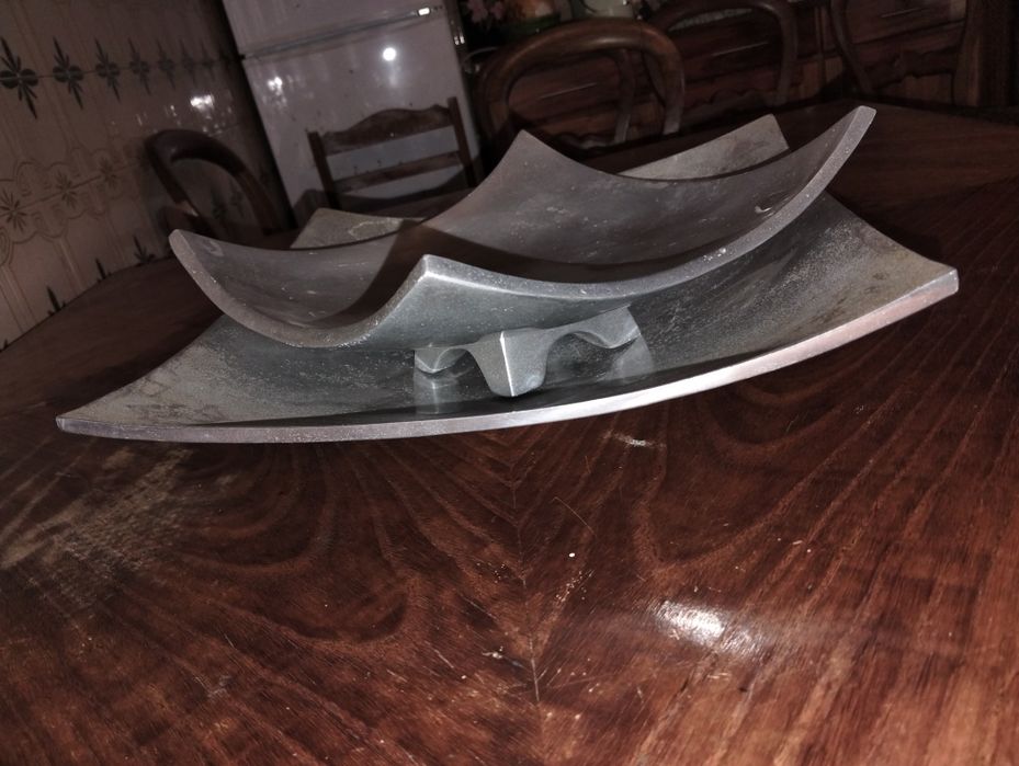 Peça decorativa em cinza