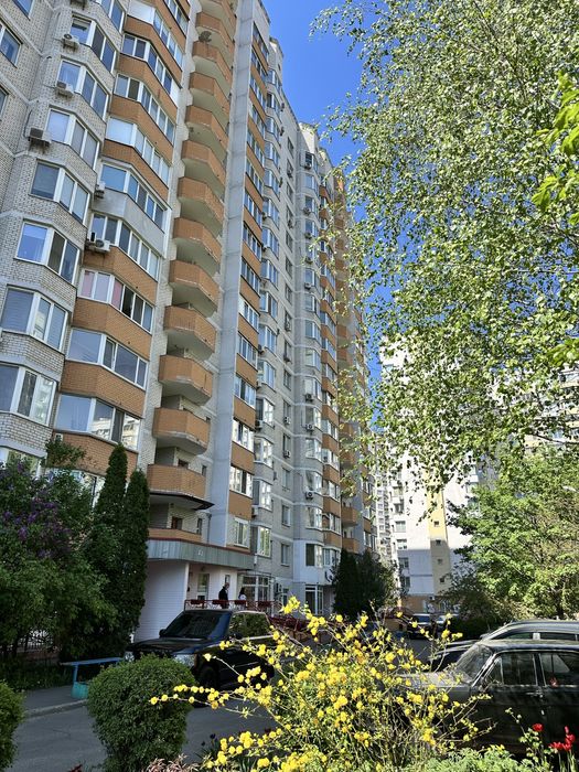 Оренда приміщення 112 м під все Ахматовой 35-А Фасад 2 входи Терміново