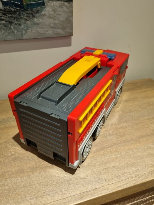 Camião transformável em cidade