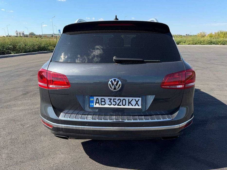 Продам Volkswagen Touareg 2015 року. V6 3.0 TDI, 193 кВт / 262 к.с.,  автомат, повний привід та пневмопідвіска.