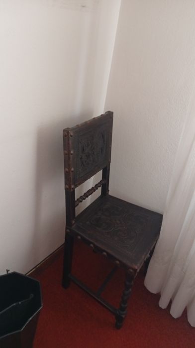 Mobília antiga de escritório maciça torcidos