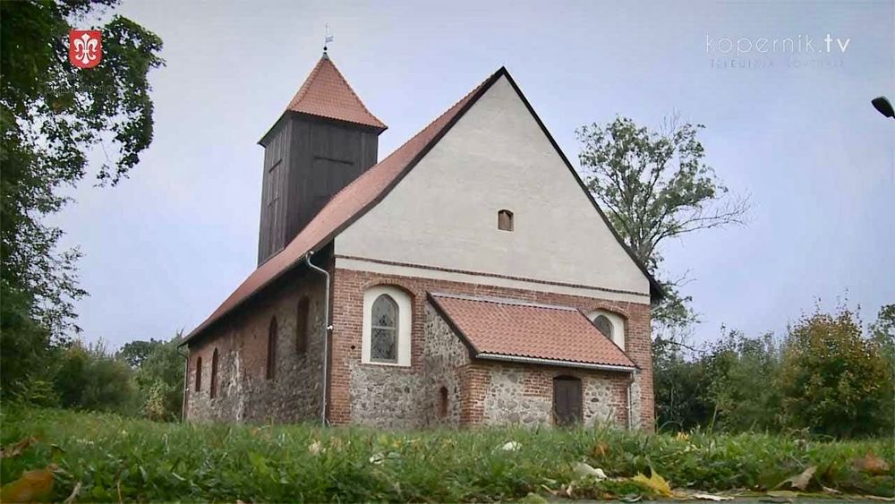 Działka z domem, do jeziora 150 m