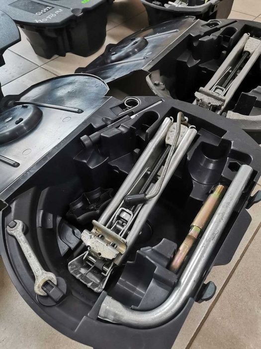 Набір Домкрат Ключ Крюк Volkswagen Polo 4 Skoda Fabia Seat Ibiza