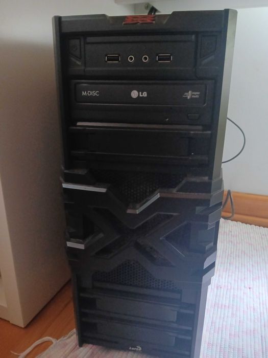 Computador Torre i3 + Monitor + Teclado