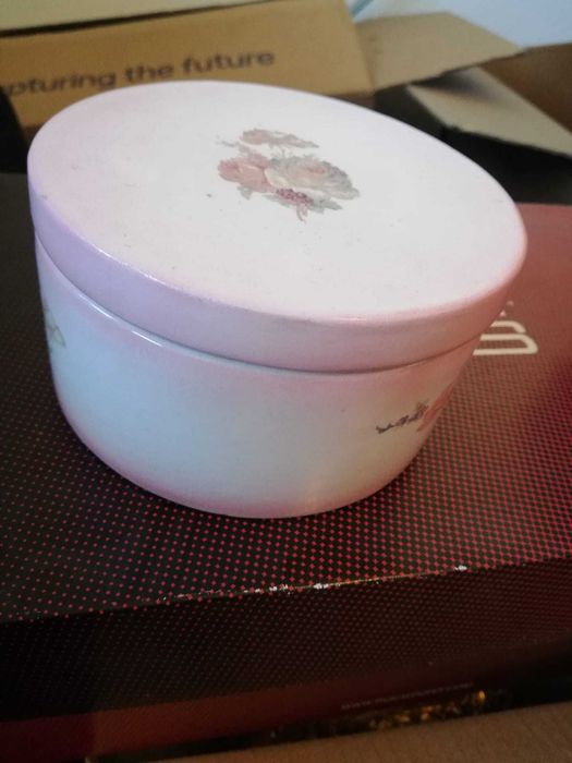 porta joias em porcelana redondo