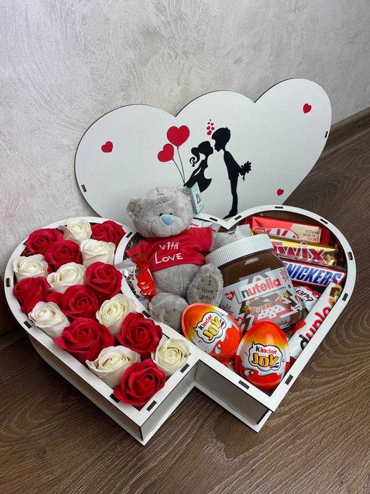 Подарунковий бокс солодощів для мами, жінки, подруги на будь-яке свято