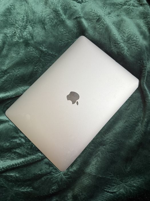 MacBook Air M1 2020 srebrny 8 GB RAM bateria 93%