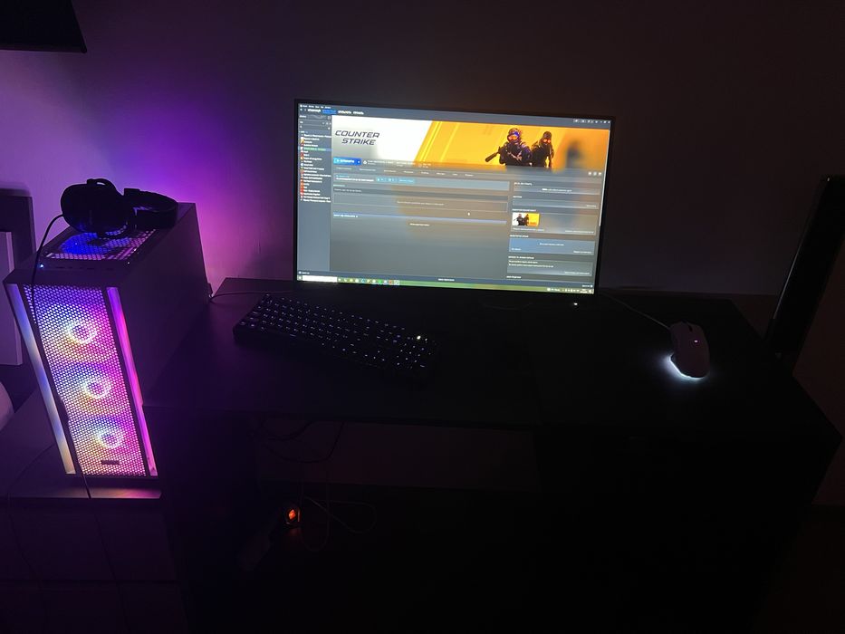 Ігровий сетап пк монітор крісло навушники клавіатура мишка