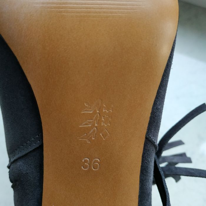 Сірі ботильйони Braska