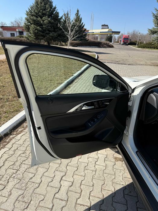 Продам Infiniti QX30