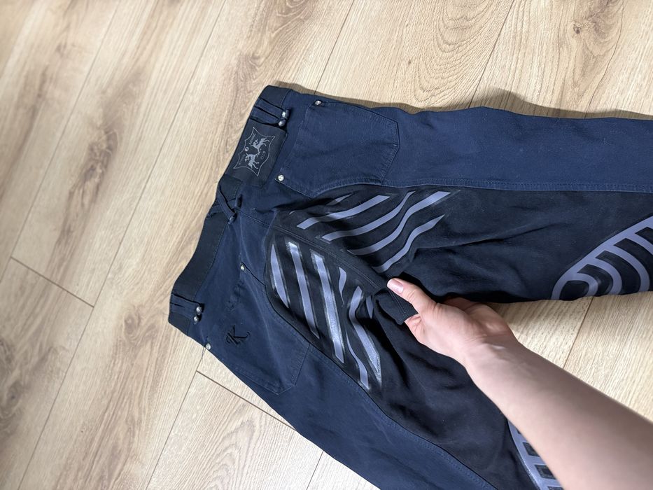 granatowe bryczesy jezdzieckie