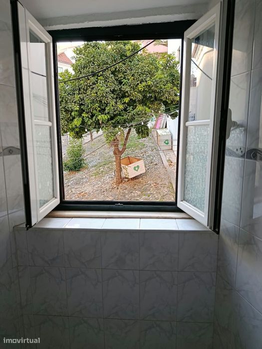 T1 ALfama ao metro de Santa Apolonia e Terreiro do Paço