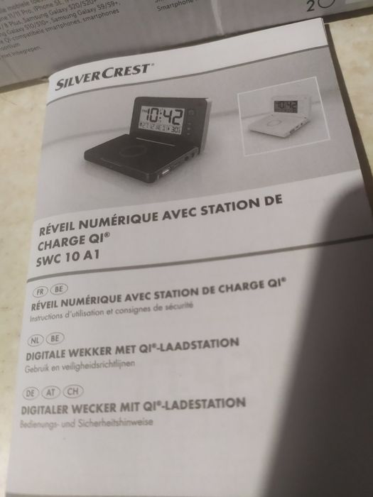 Електронний будильник індукційна зарядка