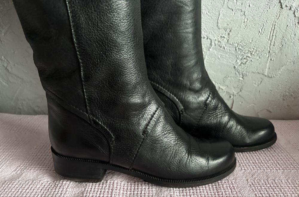 Givenchy czarne skórzane kozaki 35
