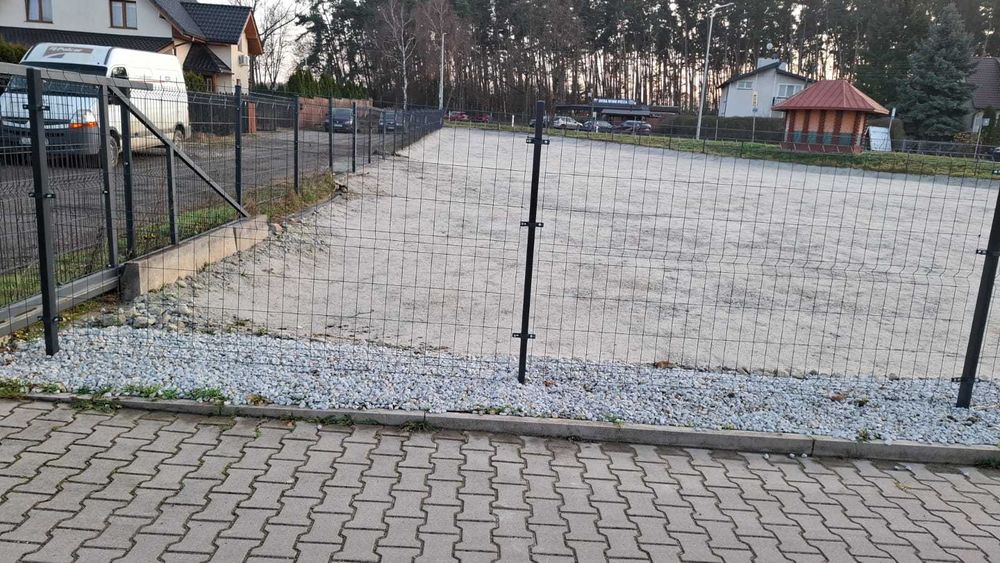 Działka  utwardzona pod wynajem.