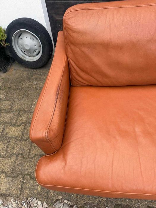 Kanpa skorzana sofa metal design