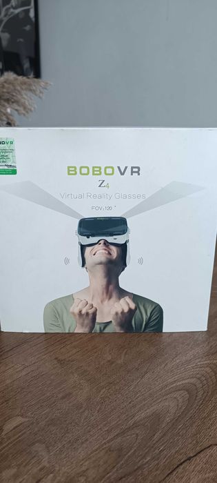 Google ze słuchawkami do telefonu