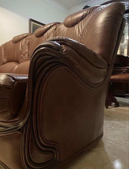 Sofá cama de couro clássico em excelente estado - 3 lugares