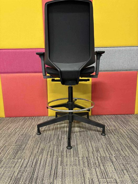 Fotel biurowy obrotowy hoker Profim Lightup 330ST P61PU zobacz!