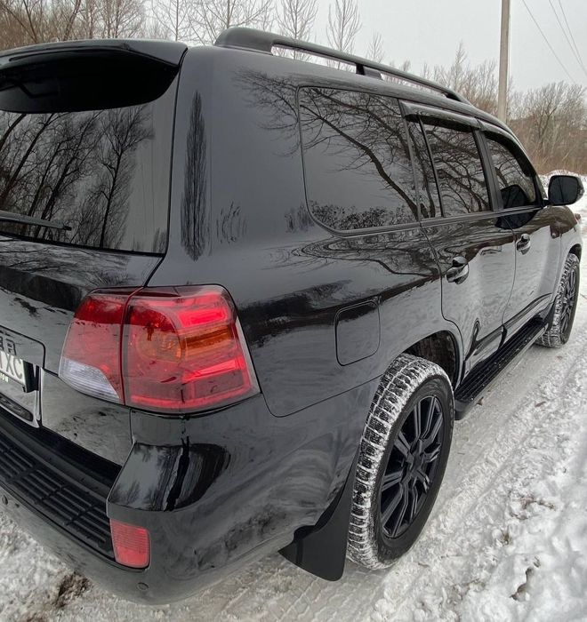 Toyota land cruiser 200