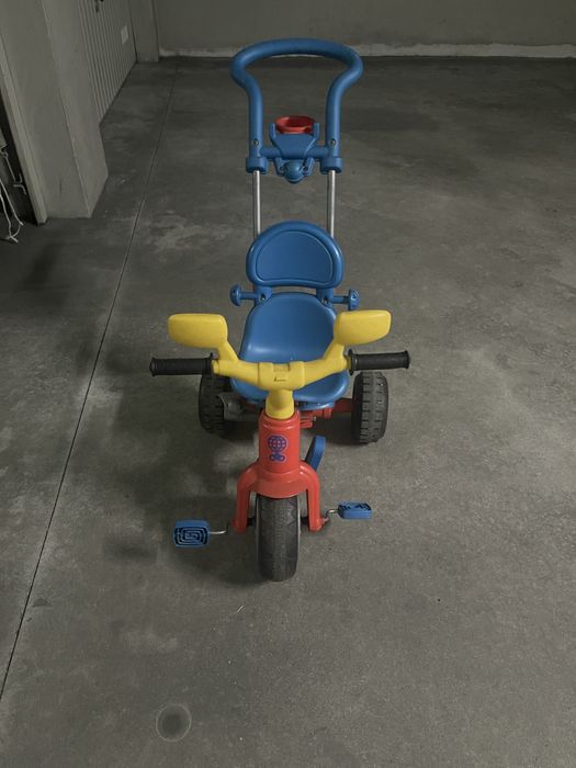 Triciclo de criança em otimo estado