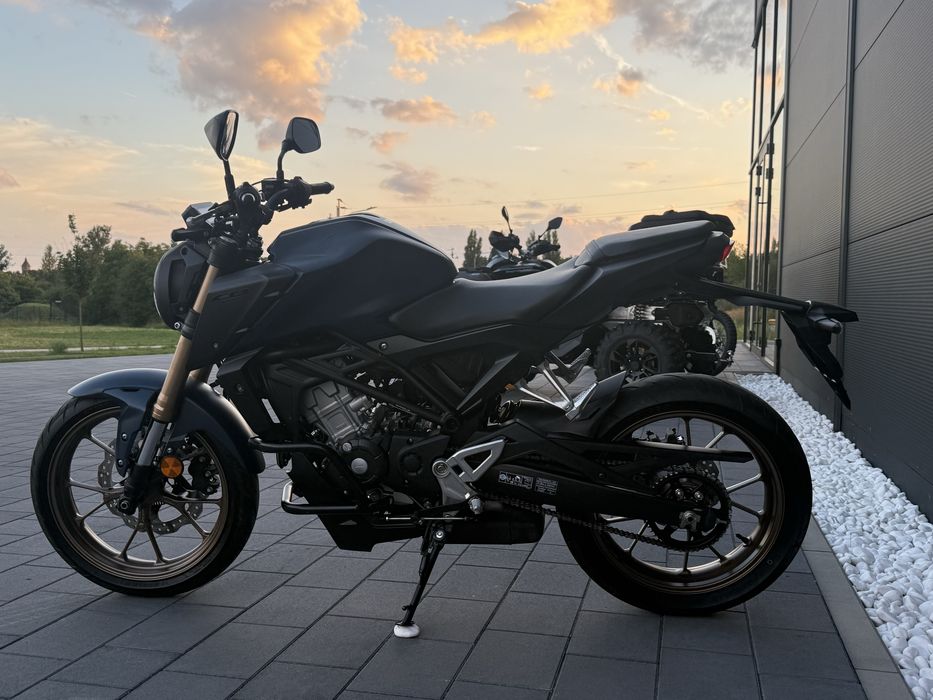 Honda CB125R z 2023r Niemcy 5 tys km ksiazki idealne