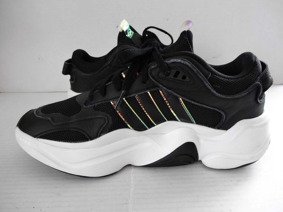 Buty ADIDAS MAGMUR RUNNER roz 43 1/3 Bieganie Sportowe UNISEX
