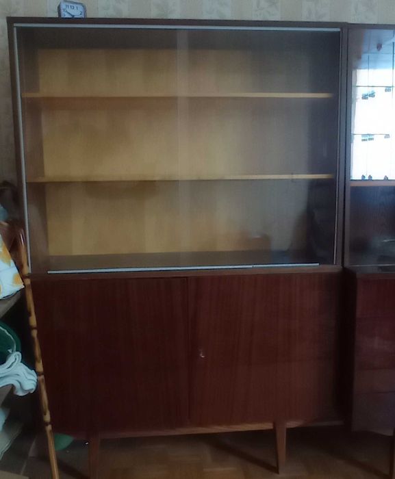 Regały oszklone  plus barek - wintage prod Czechy