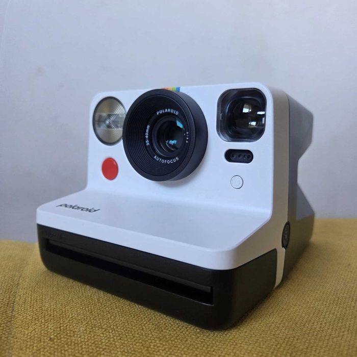 Polaroid Now Gen 2 E-box Czarno-biały - gotowy na nowe przygody!