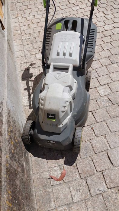 Maquina de cortar relva Vito