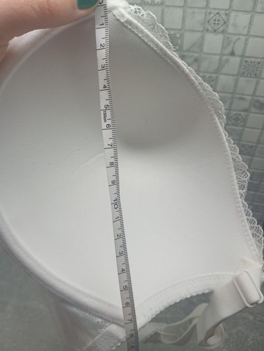 Biustonosz damski biały 46E