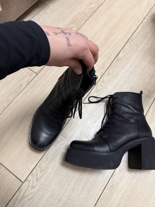 Шкіряні ботинки