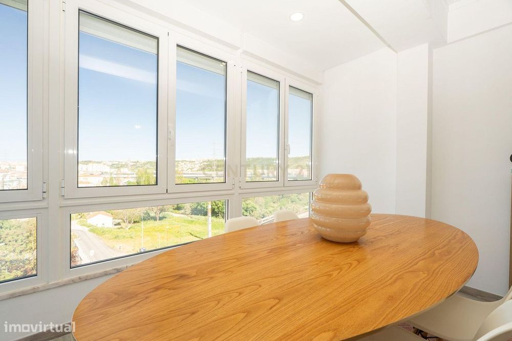 ** Espectacular Apartamento T2 Perto Do Metro De Odivelas **