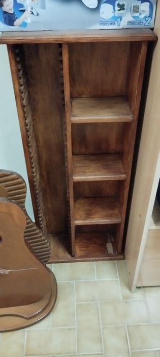 Vendo 2 suportes para CDs