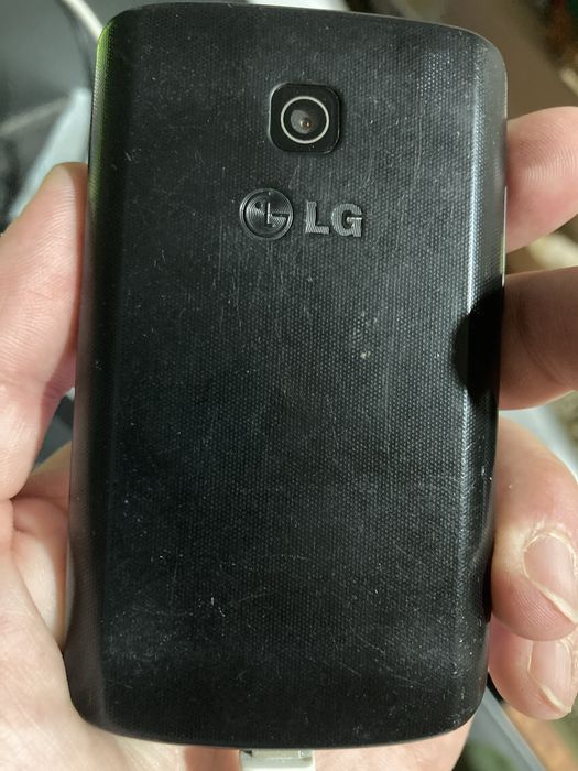 Smartphone LG e410i