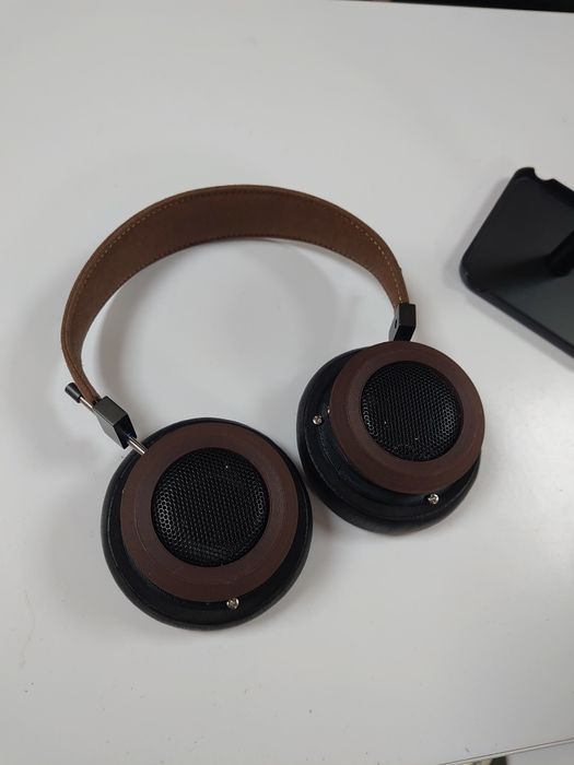 Наушники Hi-Res от Sound Reality версии universal light