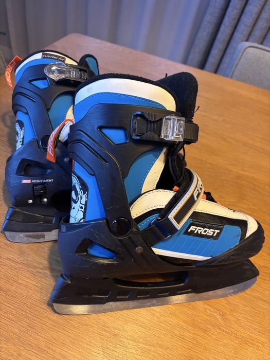 Łyżwy marki FROST r. 37-40 (23,5-25,5cm)