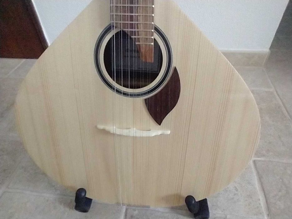 Guitarra portuguesa