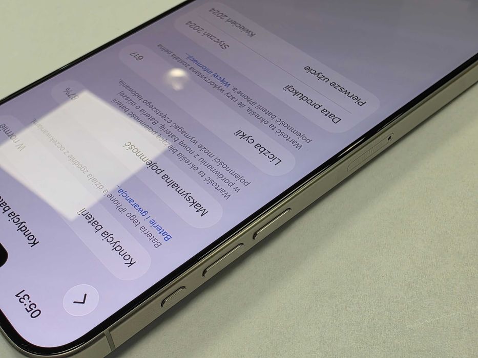 Iphone 15 PRO MAX 256GB/ White Titanium/ 87%/ Grade A/ + ładowarka/ GW 12 MSC