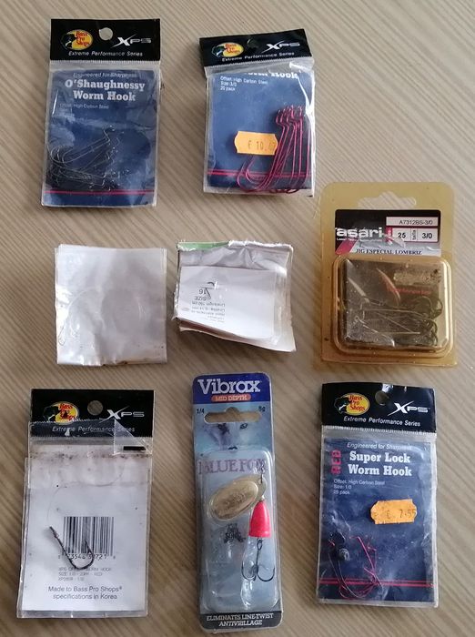 lote de caixas de anzóis para pesca desportiva