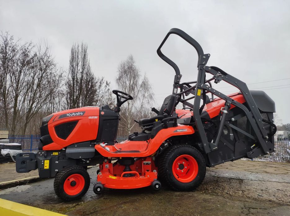 Kubota G 261  Kosiarka Kubota G261 z koszem