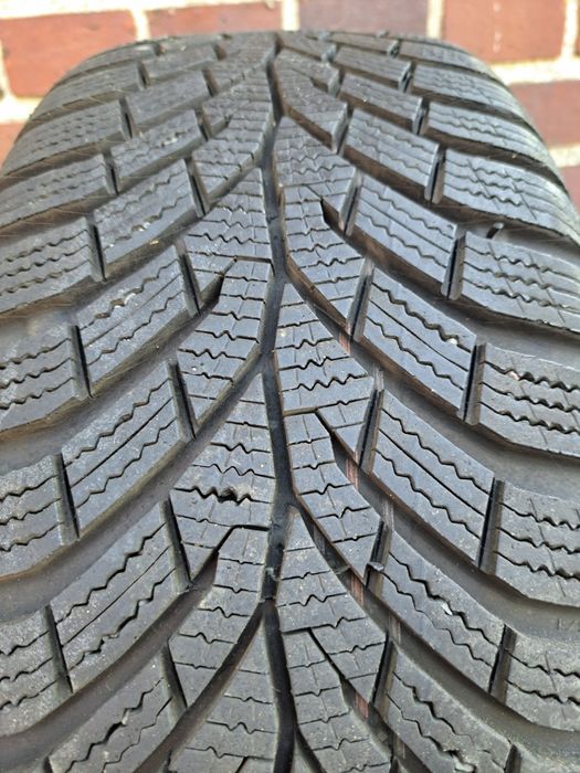 Opony zimowe 205x55x 16 Continental z felgami.