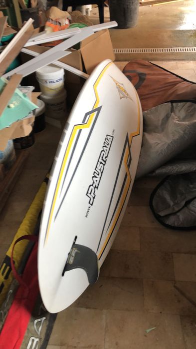 Prancha e vela de winsurf novas