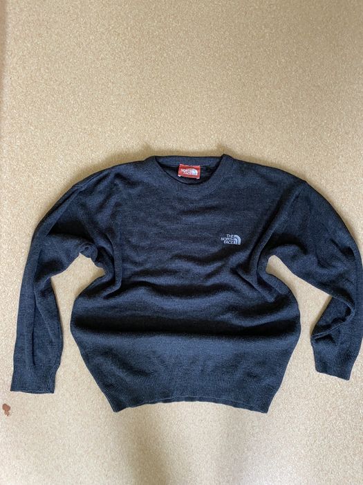 Szary sweter the north face