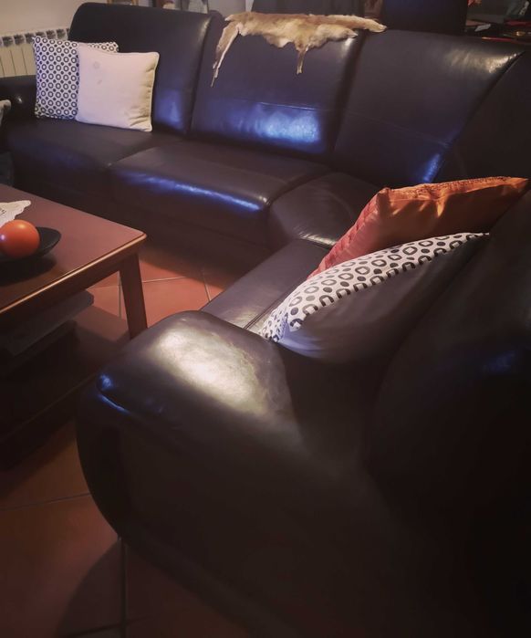 Vendo Sofá em Pele Sintética Preto - 6 Lugares